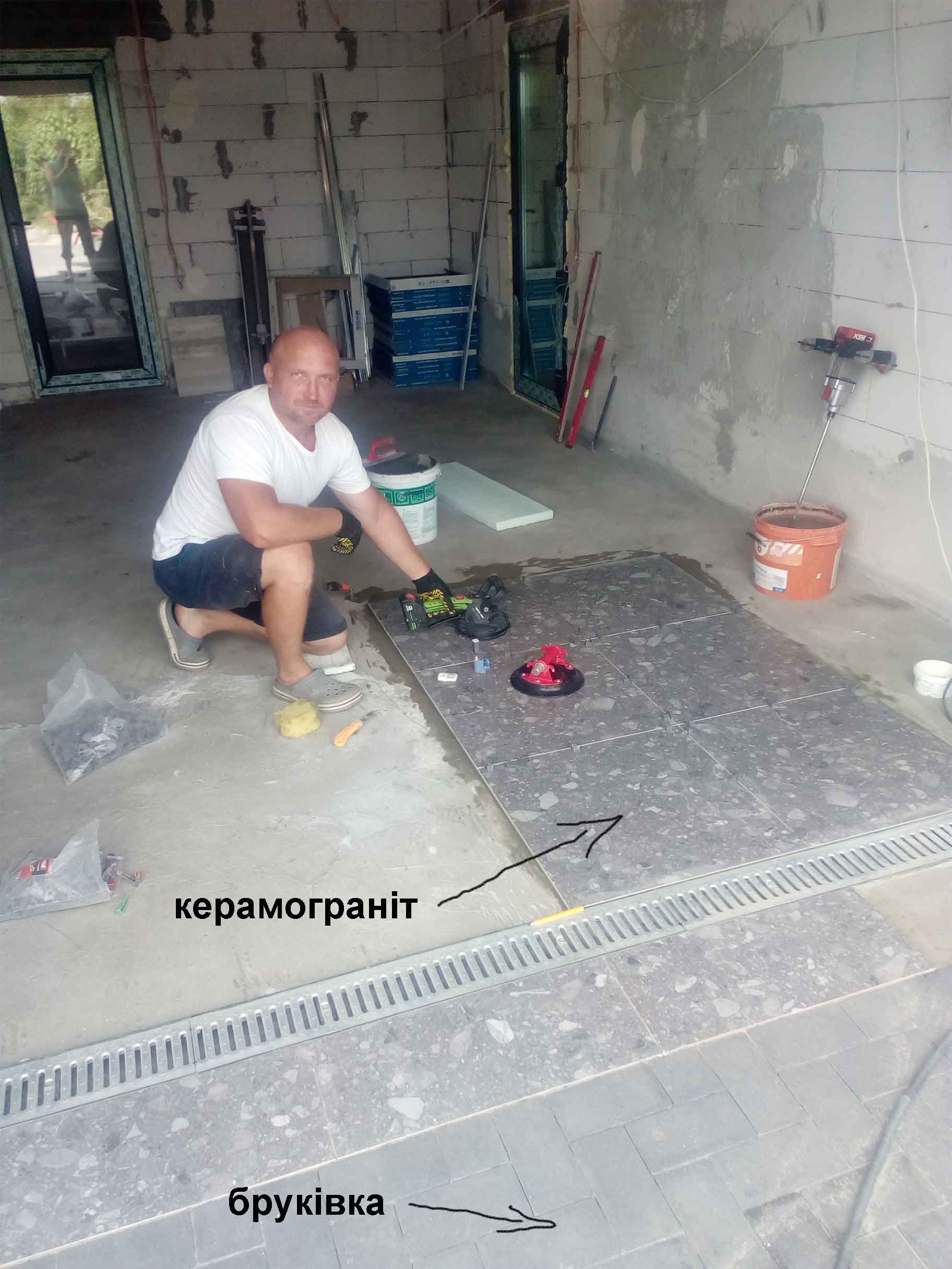 Укладання плитки в гаражі